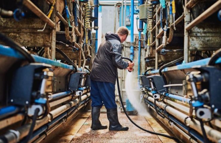 Applications of High-Pressure Pumps in Livestock Industry